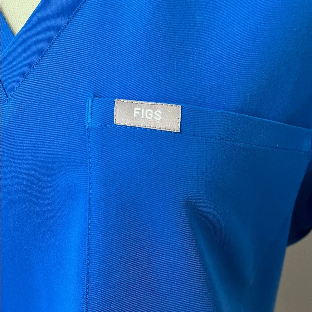 Figs Royal Blue V-Neck Short Sleeve Top Size XXL Technical Collection - Picture 2 of 7
